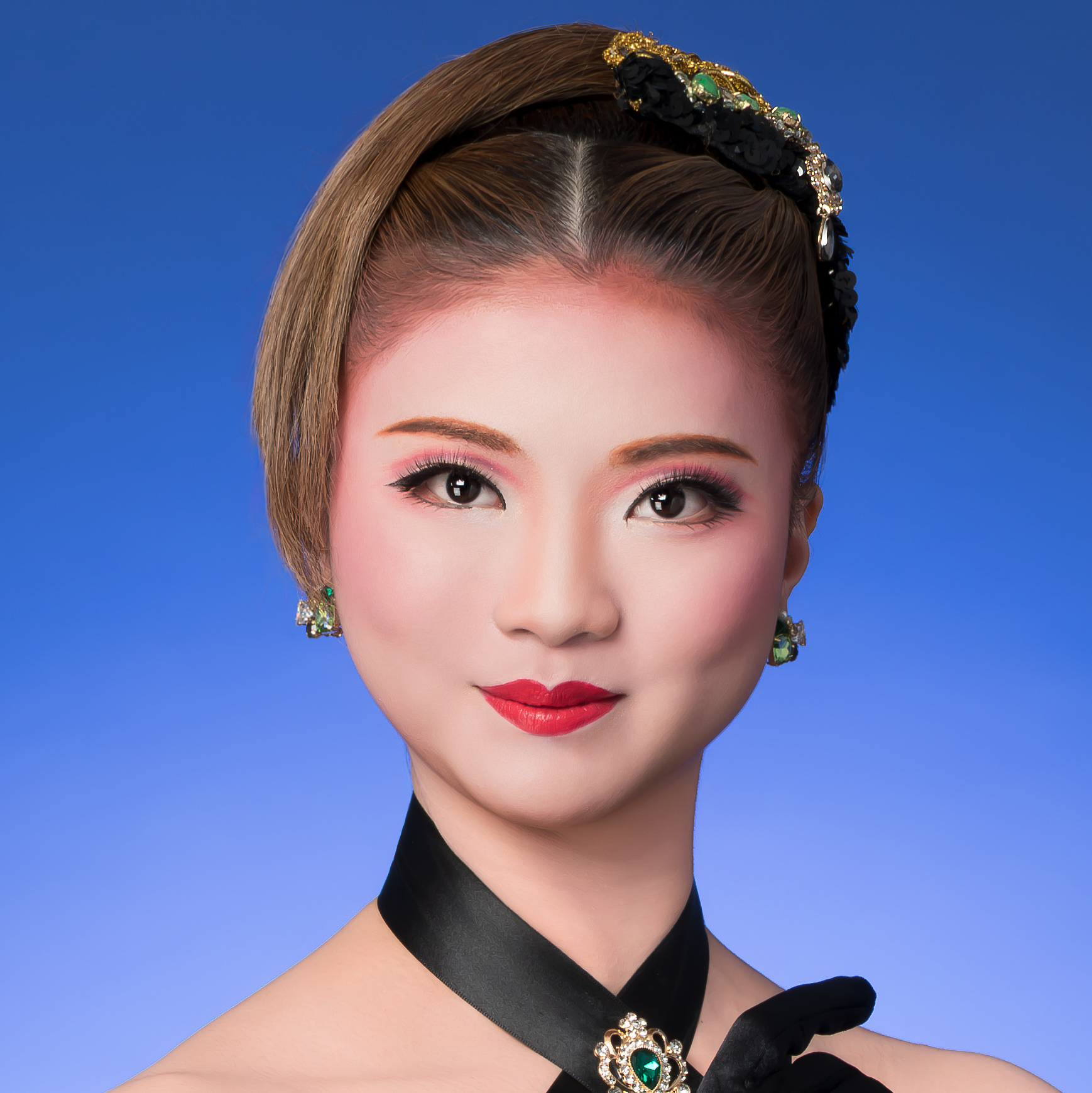 桃白　透衣（ももしろ すい）